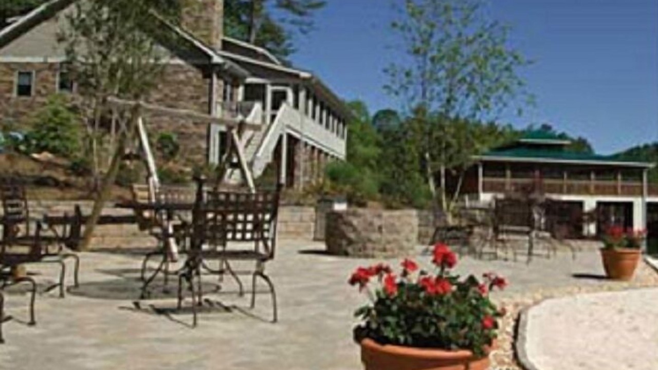 Photo of Others in Clarkesville