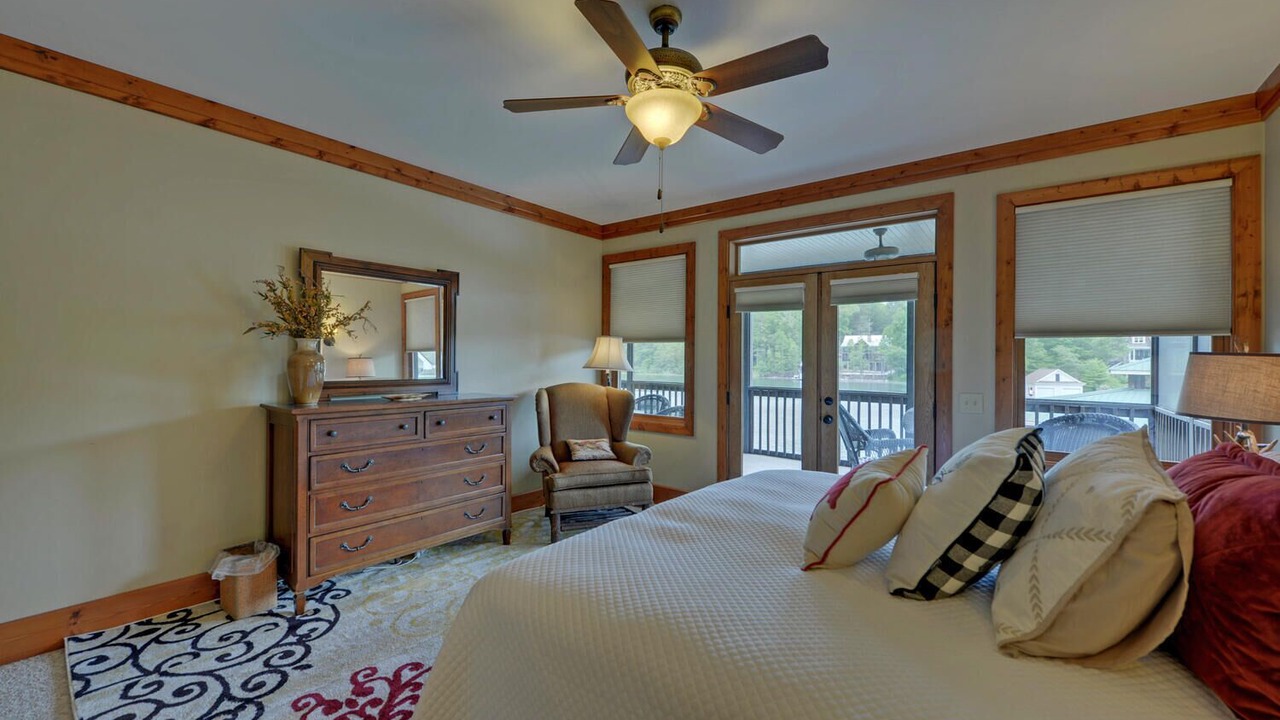 Photo of Bedroom in Clarkesville