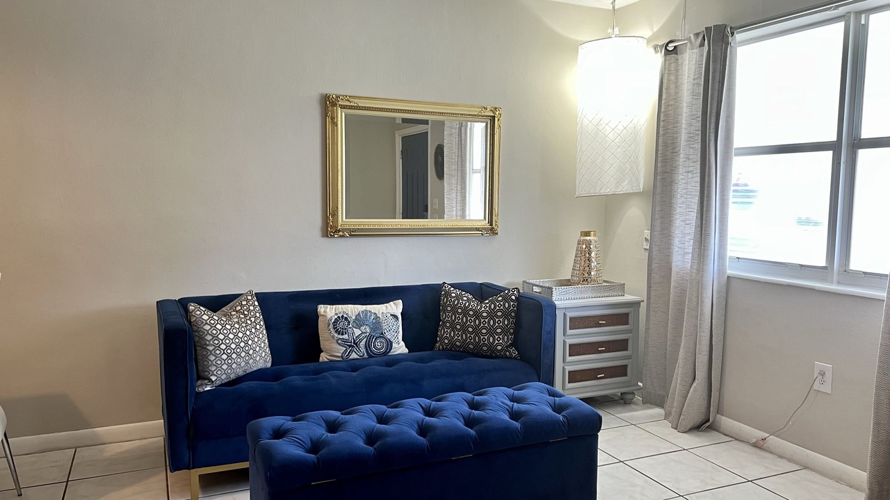 Photo of Livingroom in Miami Gardens