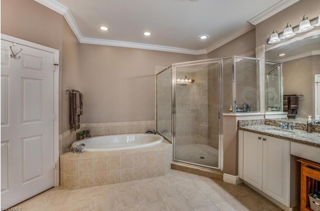 Photo of Bathroom in River Hall