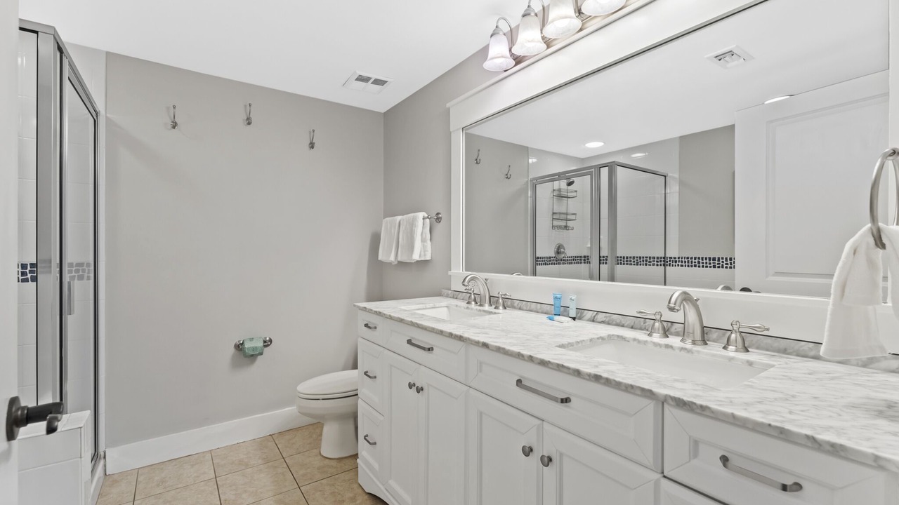 Photo of Bathroom in Baytowne Wharf