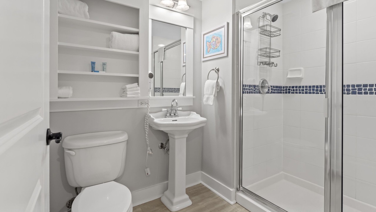 Photo of Bathroom in Baytowne Wharf