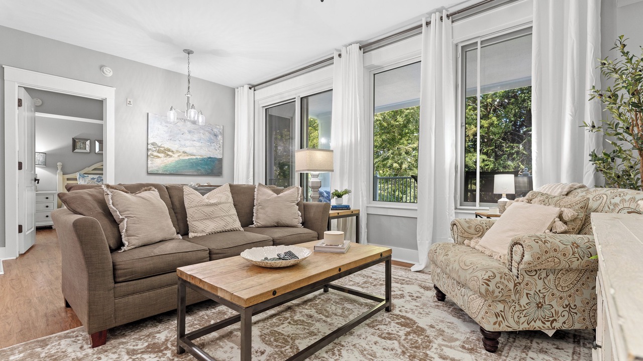 Photo of Livingroom in Baytowne Wharf