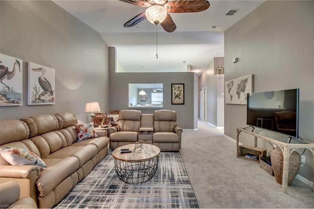 Photo of Livingroom in Cypress Lake
