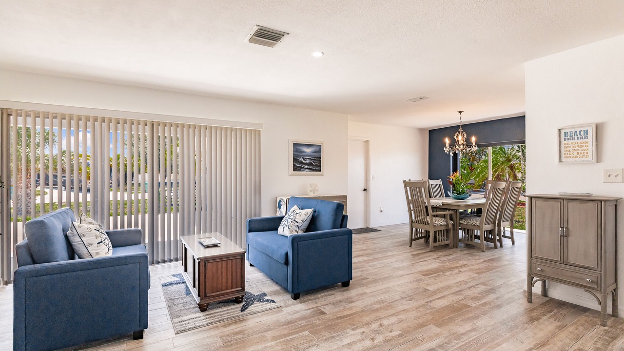 Photo of Livingroom in Edgewater