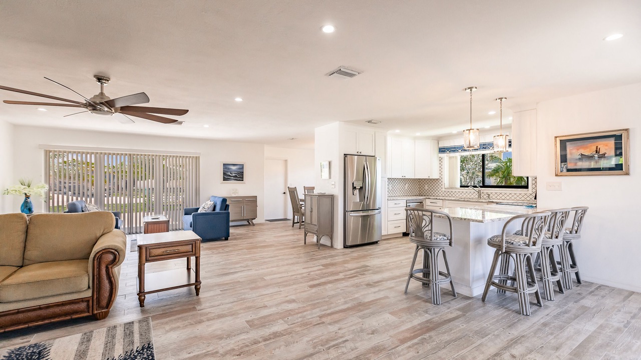 Photo of Livingroom in Edgewater