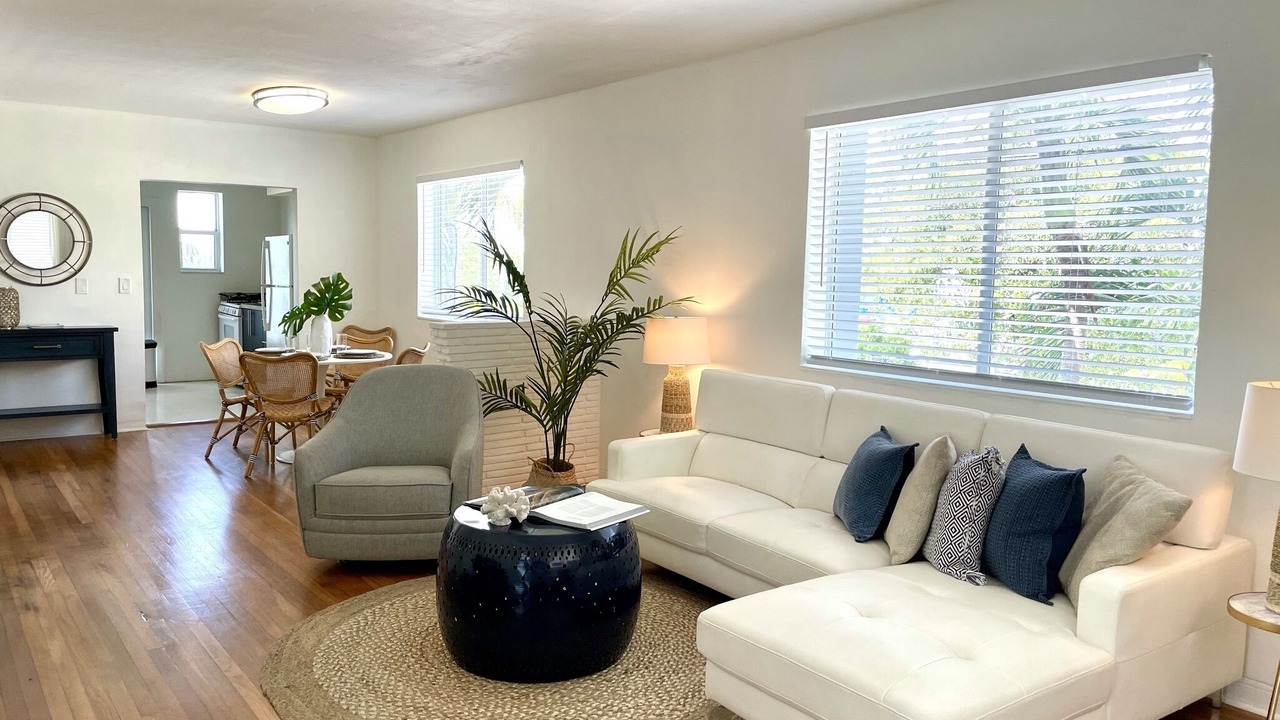 Photo of Livingroom in Surfside