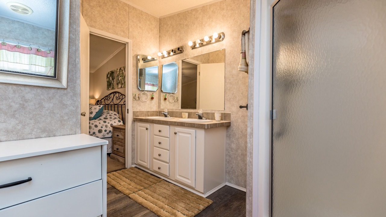 Photo of Bathroom in Buckhead Ridge
