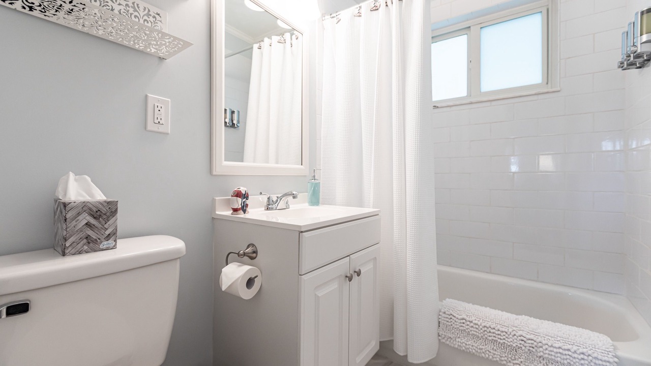 Photo of Bathroom in North Andrews Gardens