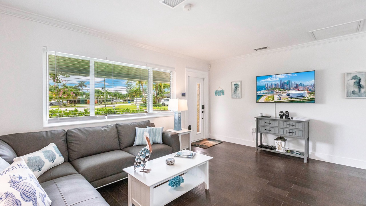 Photo of Livingroom in North Andrews Gardens