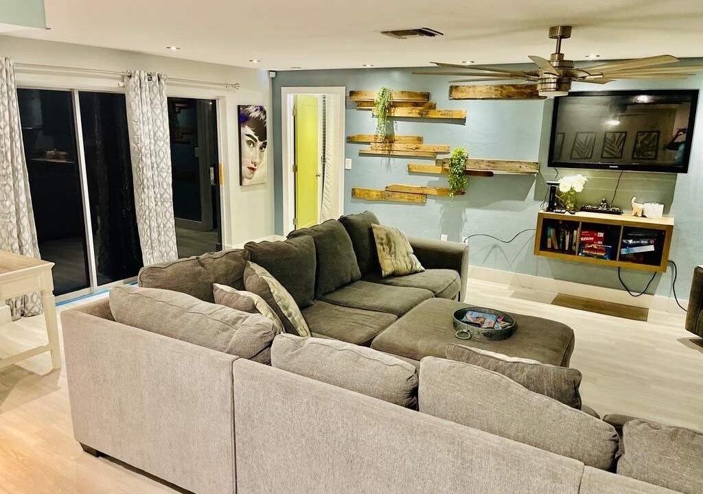Photo of Livingroom in San Carlos Park