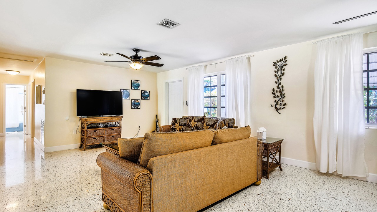 Photo of Livingroom in Midtown