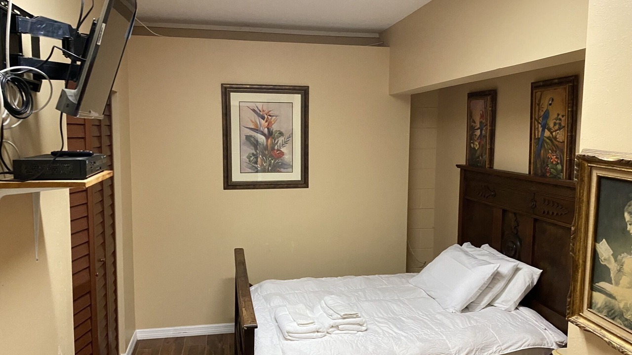 Photo of Bedroom in Tropic