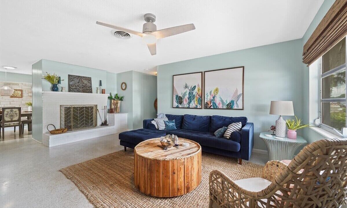 Photo of Livingroom in Historic Downtown Melbourne