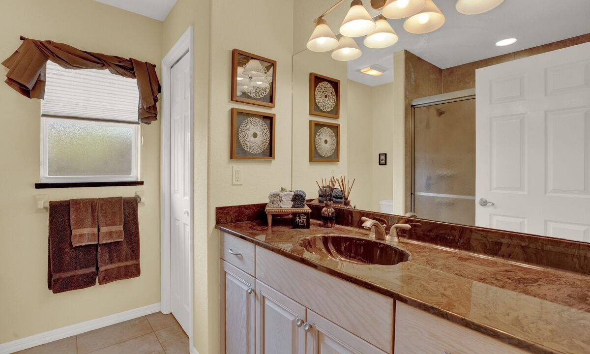 Photo of Bathroom in Sun 'N Lake