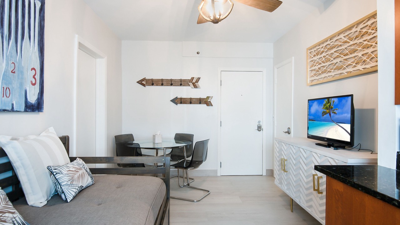 Photo of Livingroom in South of Fifth