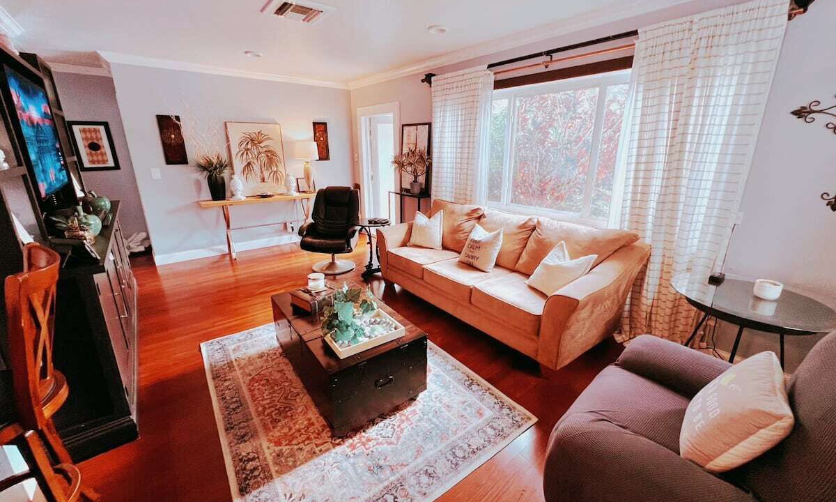 Photo of Livingroom in South Middle River