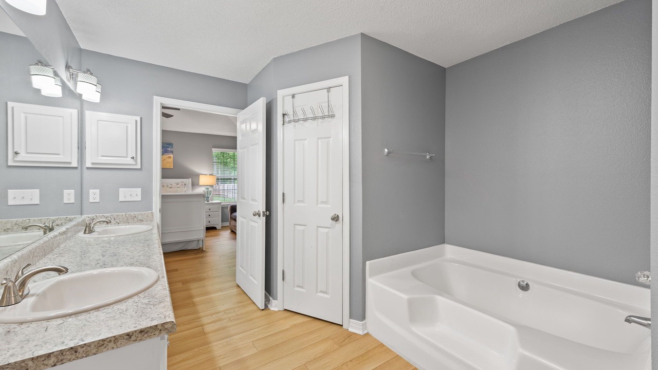Photo of Bathroom in Navarre