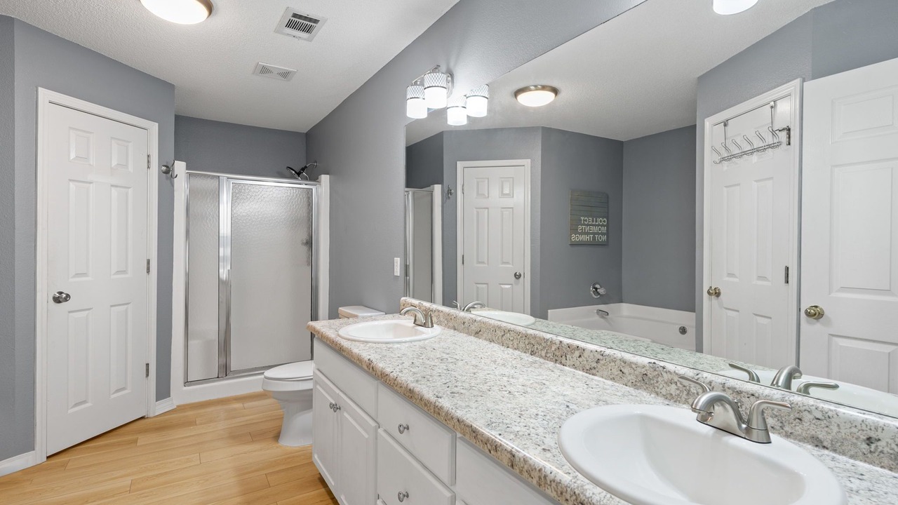 Photo of Bathroom in Navarre