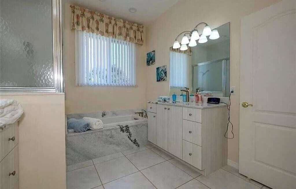 Photo of Bathroom in Pelican