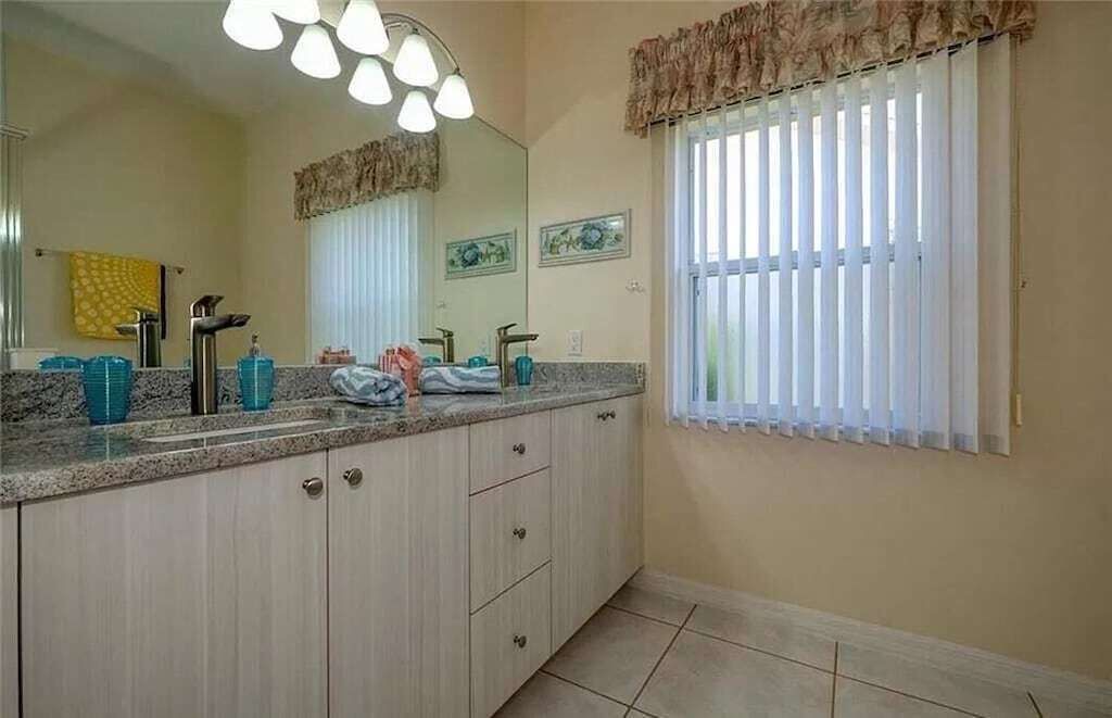 Photo of Bathroom in Pelican