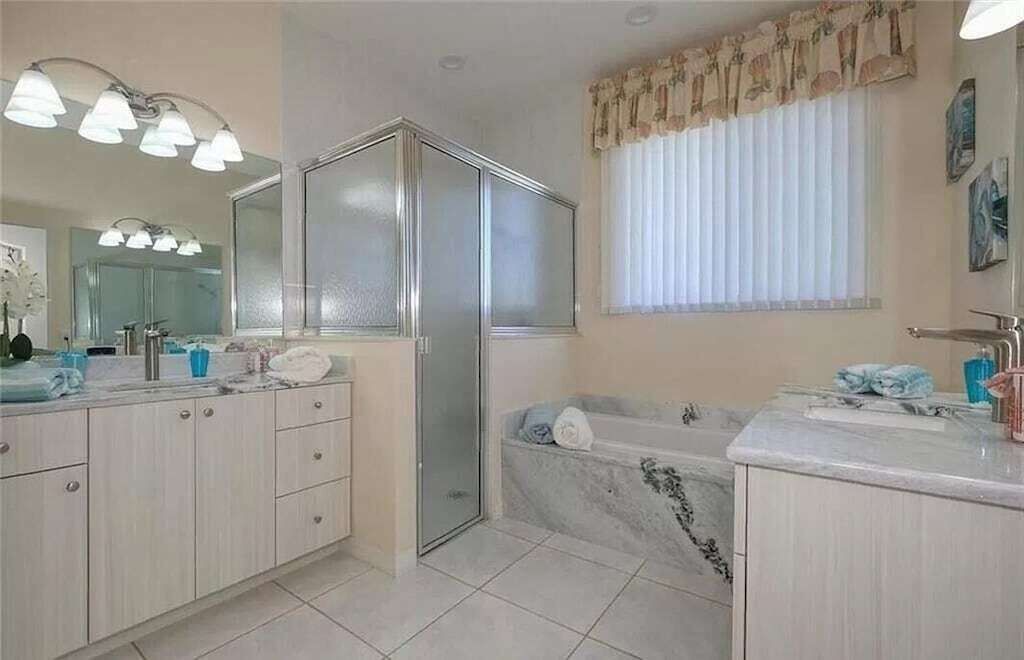Photo of Bathroom in Pelican