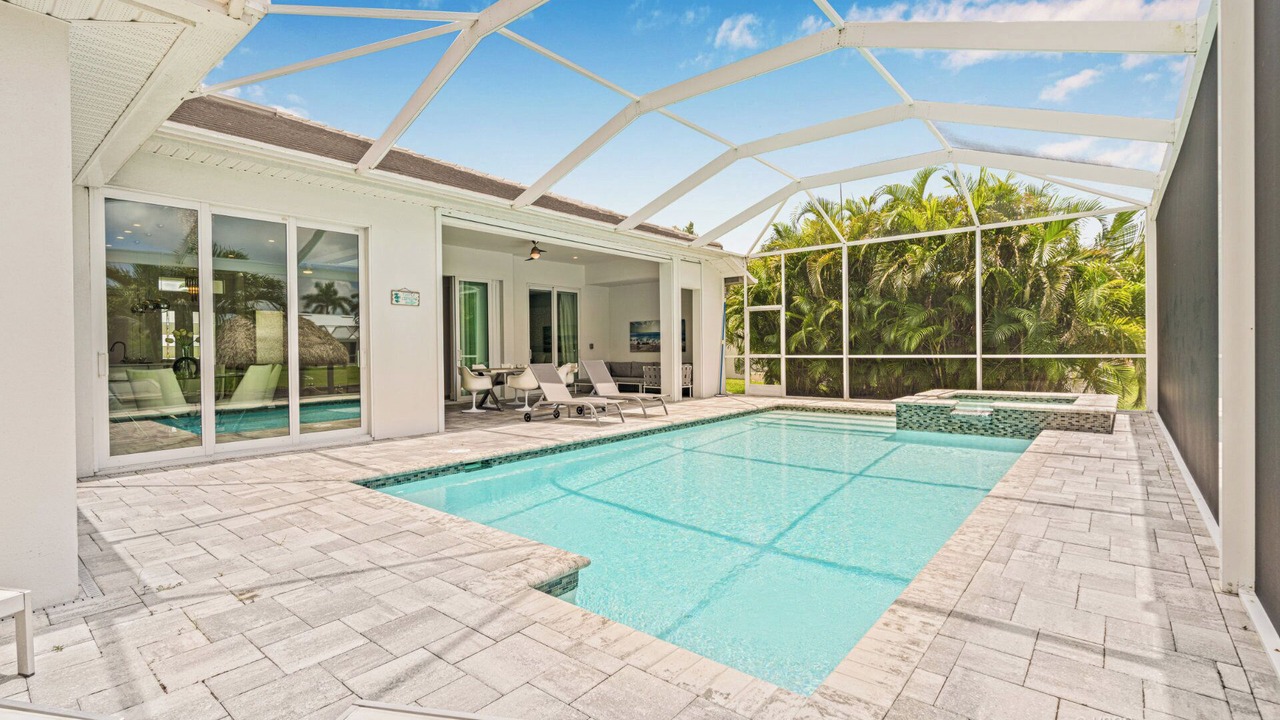 Photo of Outdoor in Pelican
