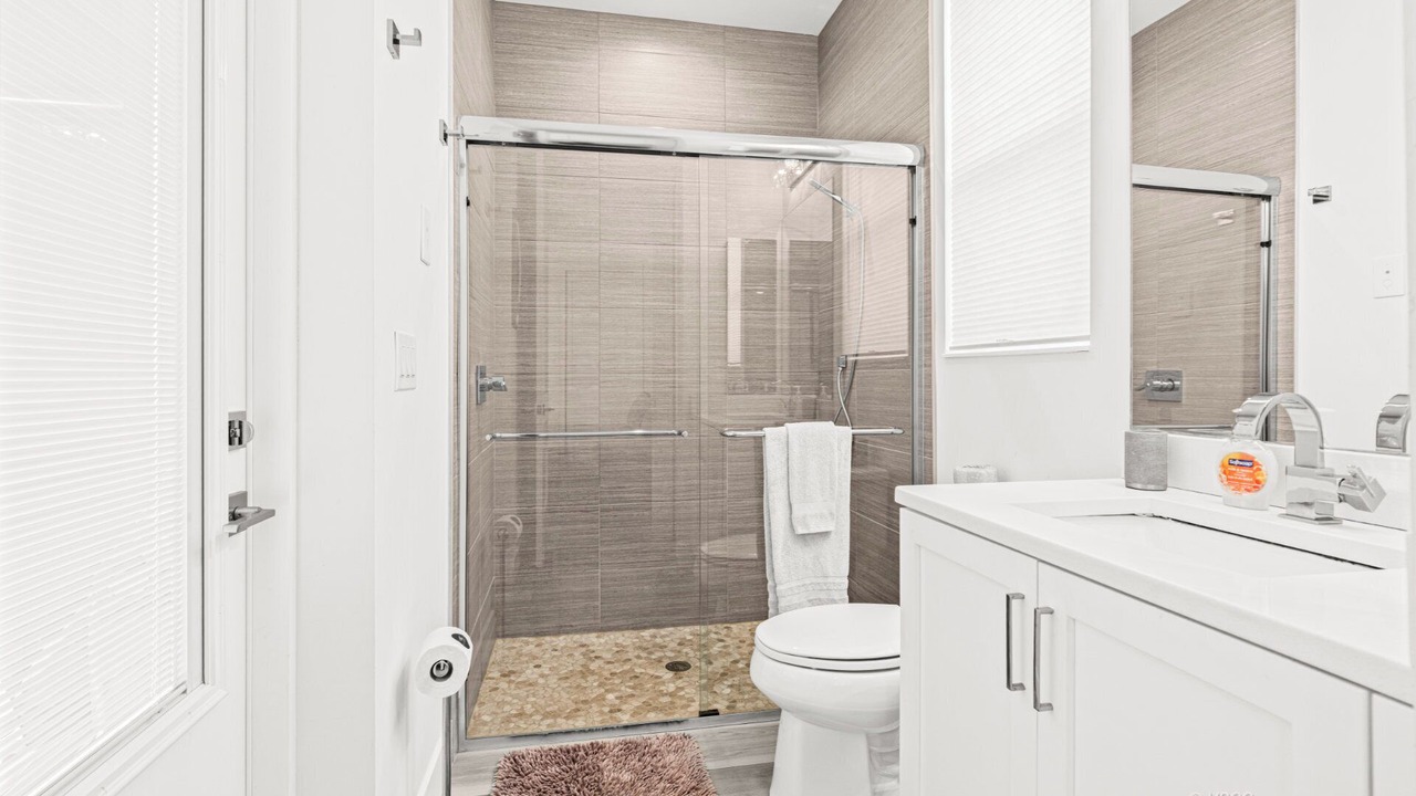 Photo of Bathroom in Pelican