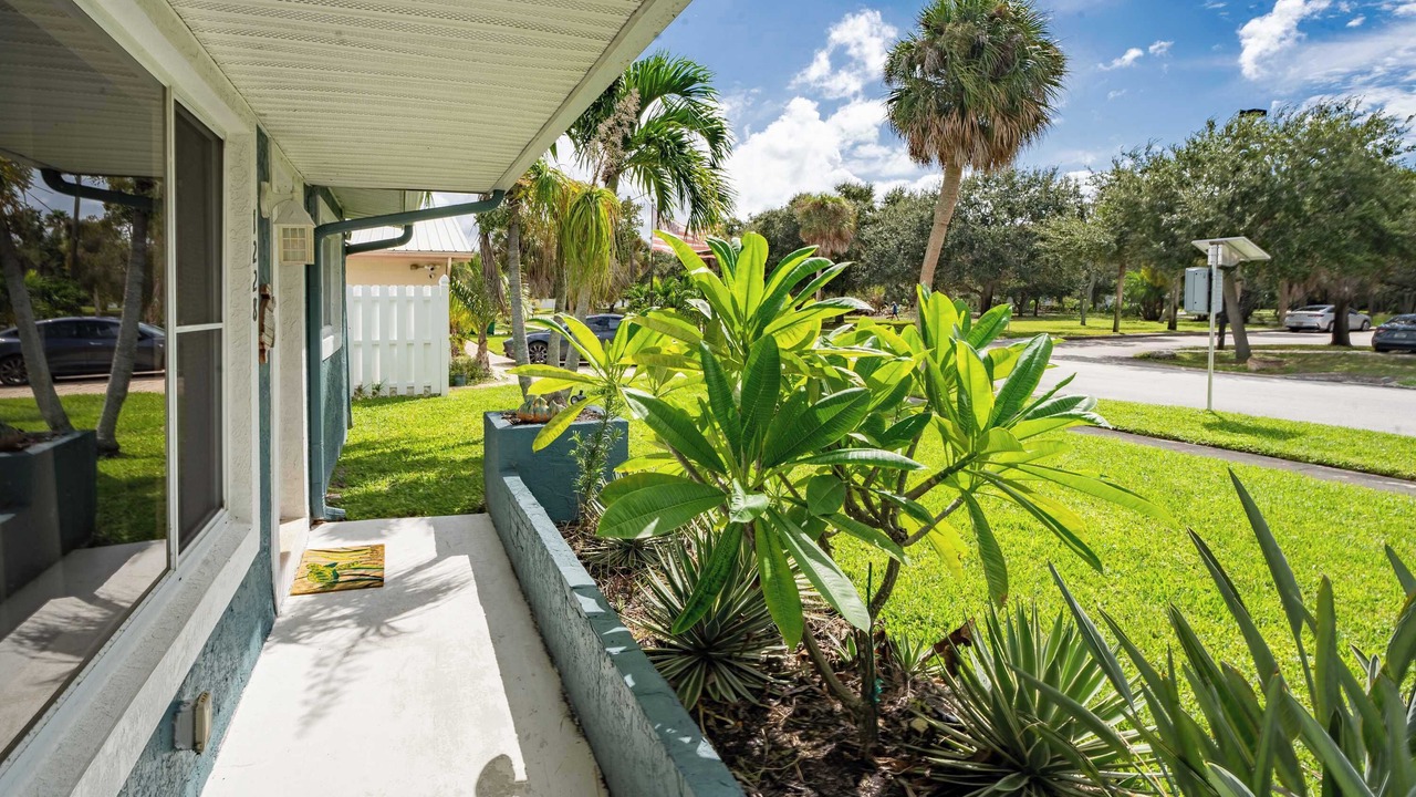 Photo of Outdoor in Golden Beach Estates