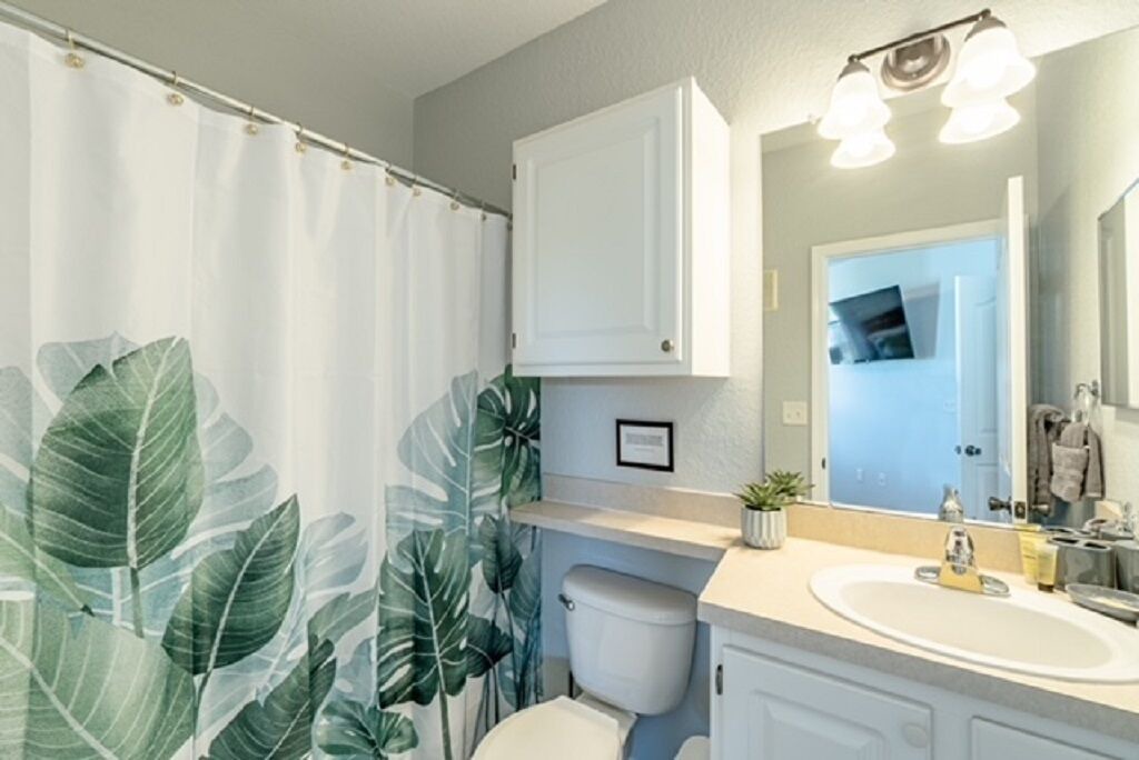 Photo of Bathroom in Lindfields