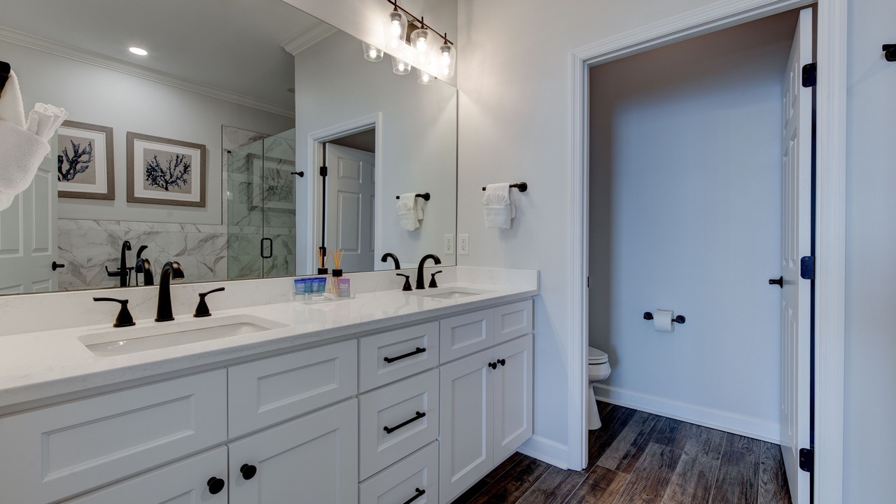 Photo of Bathroom in Thomas Drive