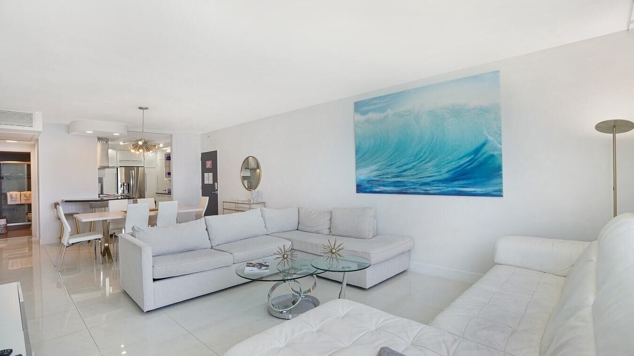 Photo of Livingroom in Hollywood South Central Beach