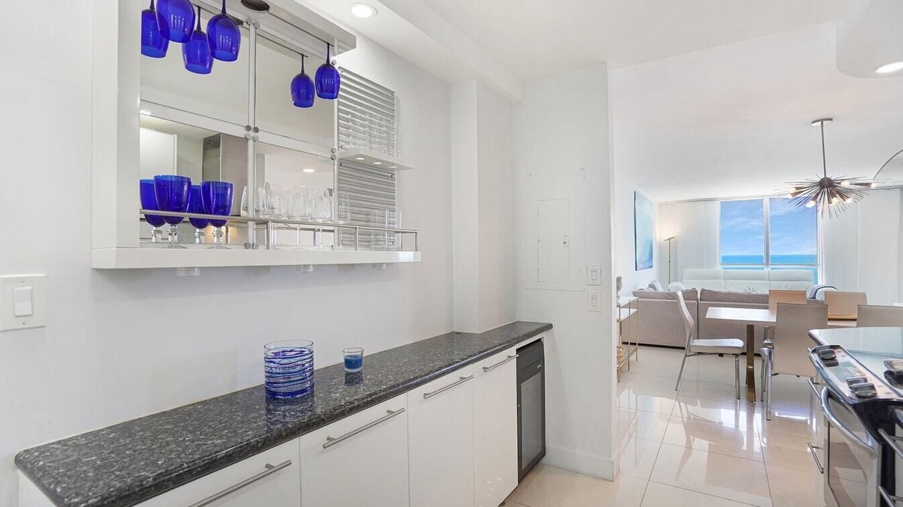 Photo of Kitchen in Hollywood South Central Beach