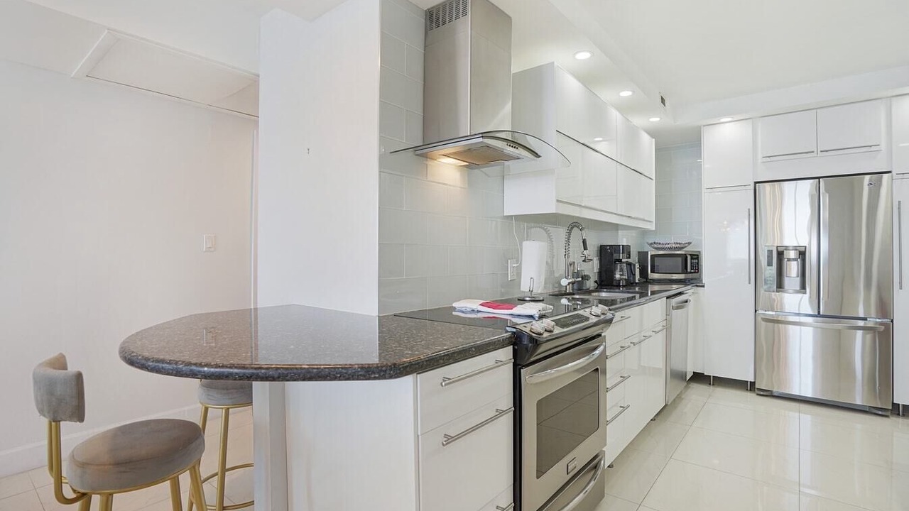 Photo of Kitchen in Hollywood South Central Beach