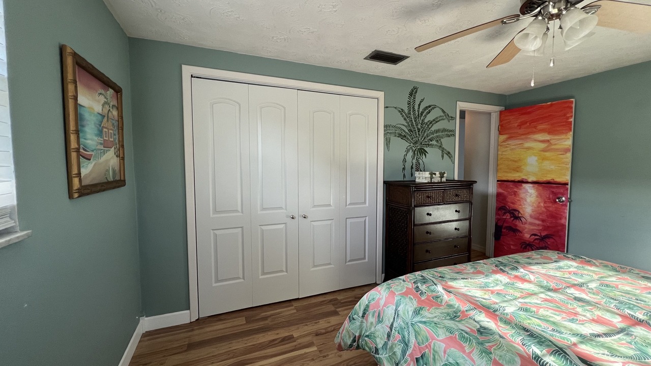Photo of Bedroom in Lake Shore Estates