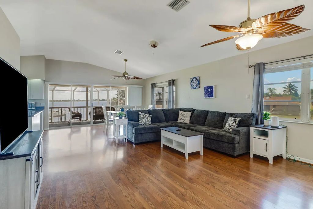 Photo of Livingroom in Gulf Cove