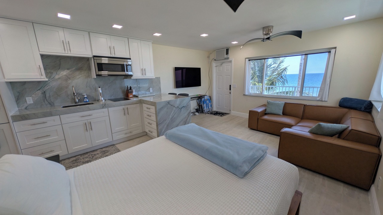 Photo of Bedroom in Lauderdale-by-the-Sea