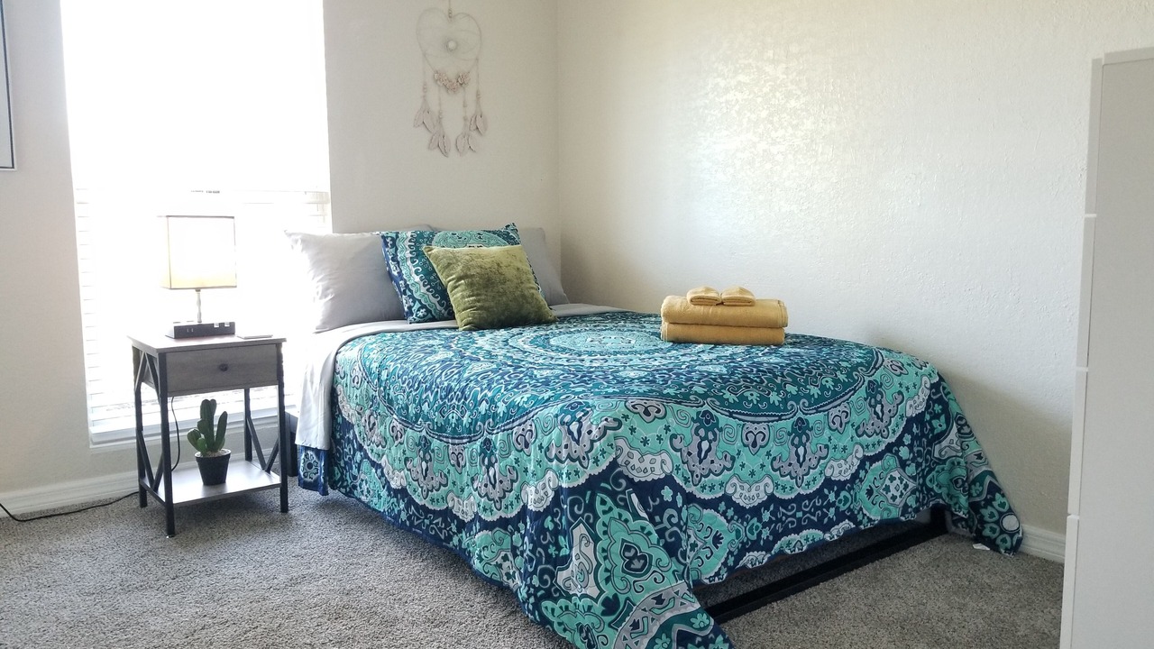 Photo of Bedroom in Carver City - Lincoln Gardens