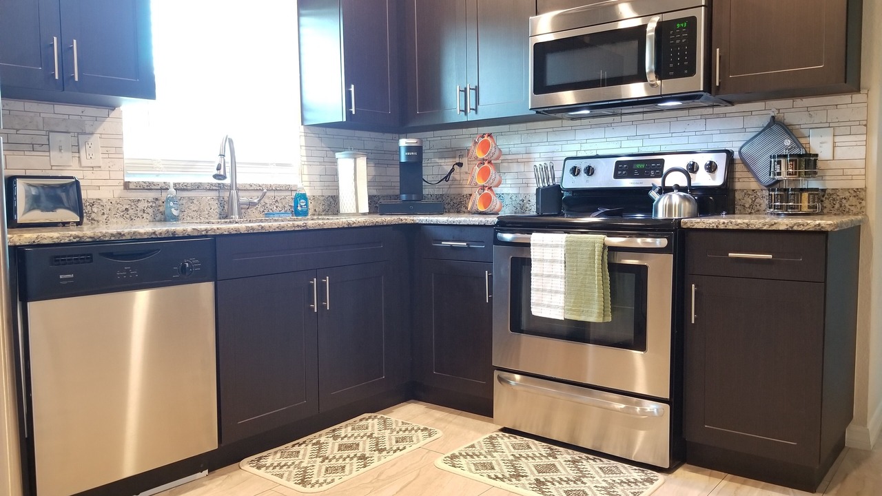 Photo of Kitchen in Carver City - Lincoln Gardens