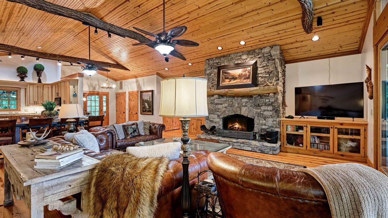 Photo of Livingroom in Sapphire