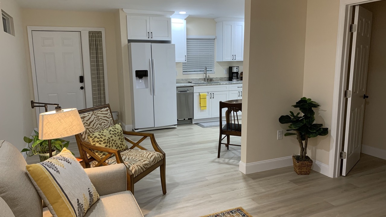 Photo of Livingroom in Altamont Manor