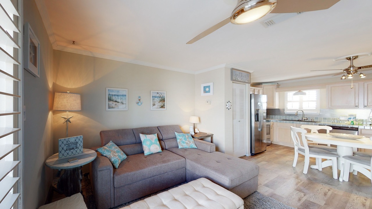 Photo of Livingroom in Fort Walton Beach