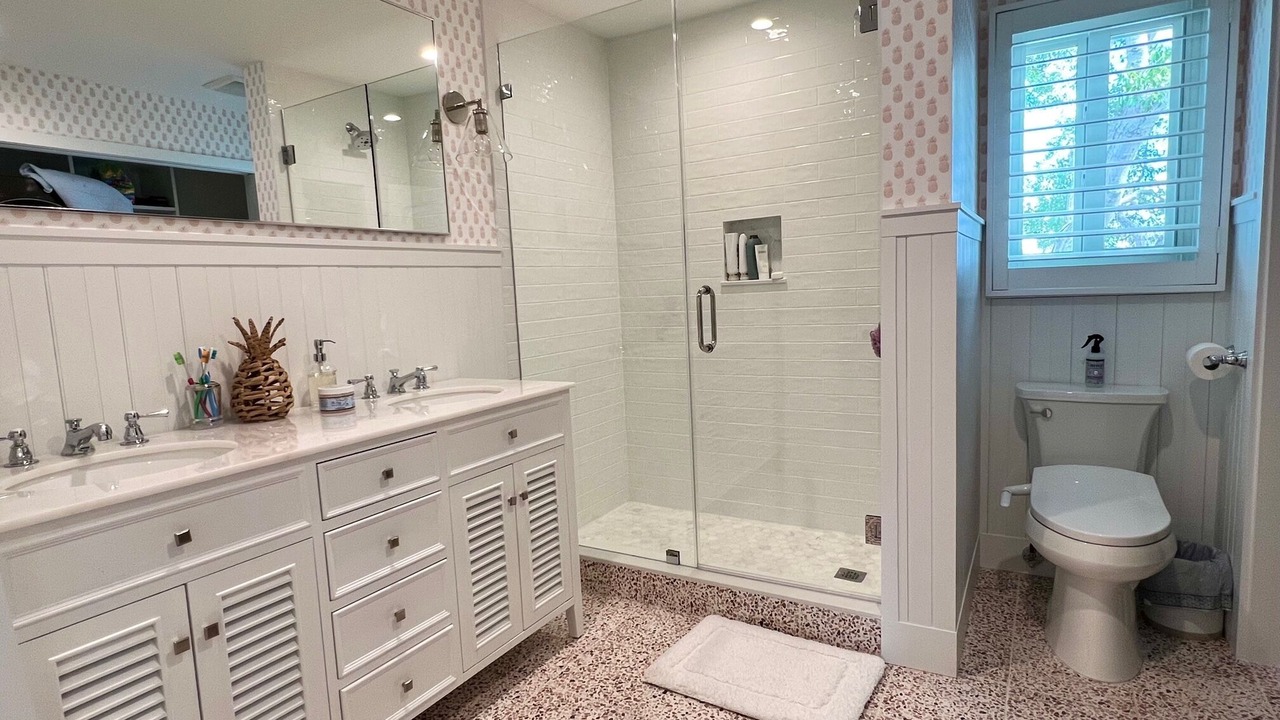 Photo of Bathroom in Indian Waterways