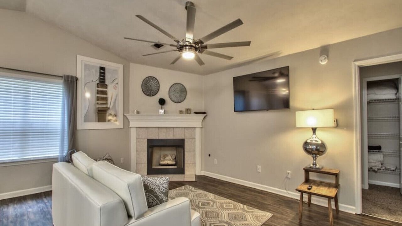 Photo of Livingroom in Tallahassee