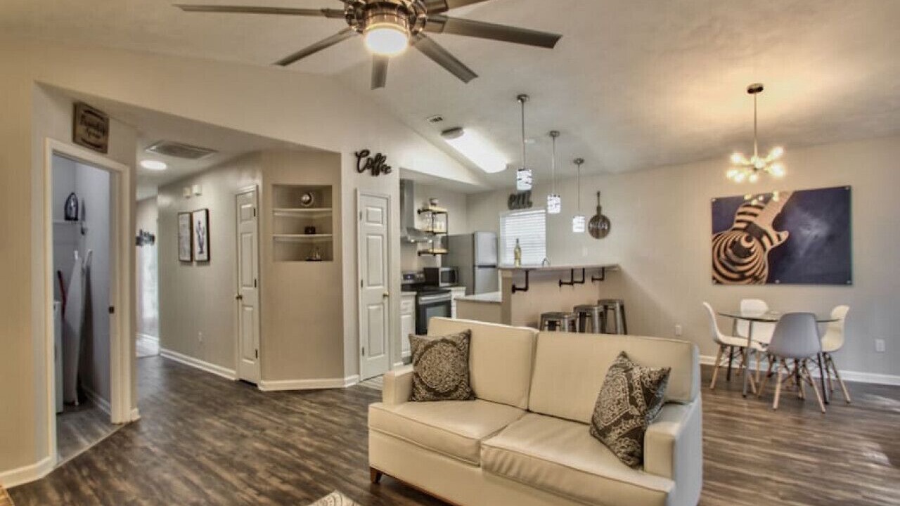 Photo of Livingroom in Tallahassee
