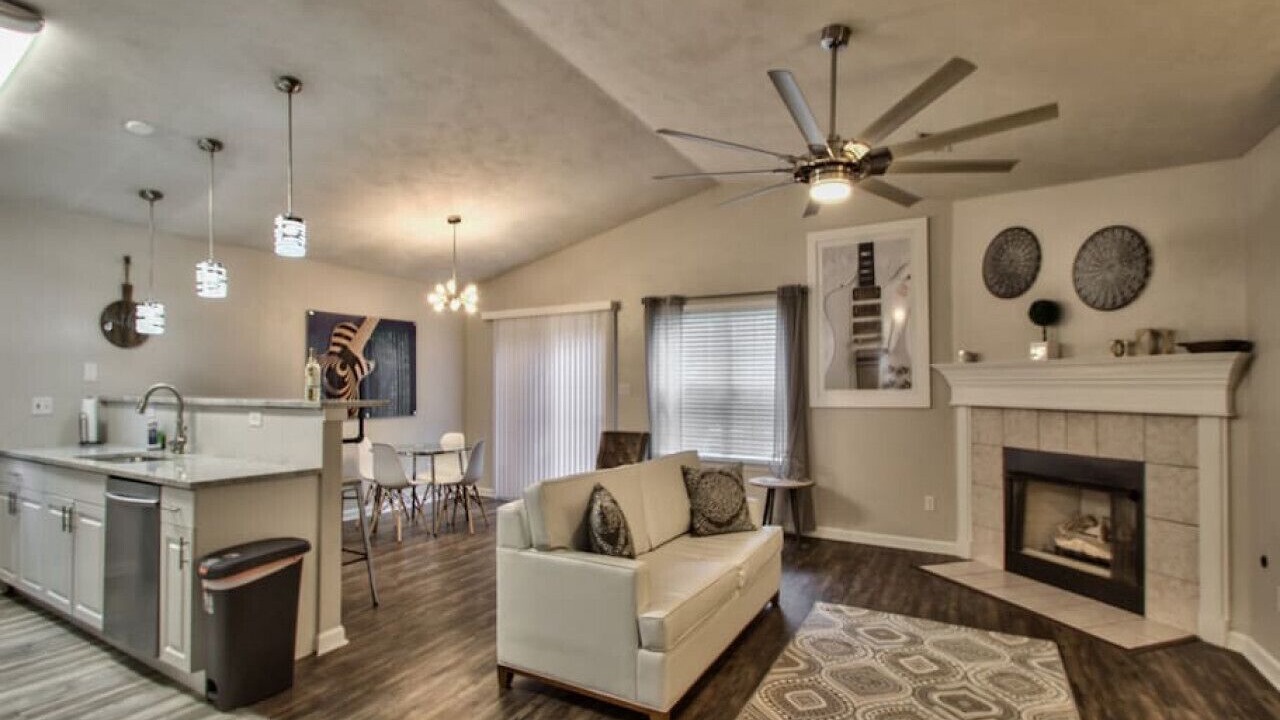 Photo of Livingroom in Tallahassee