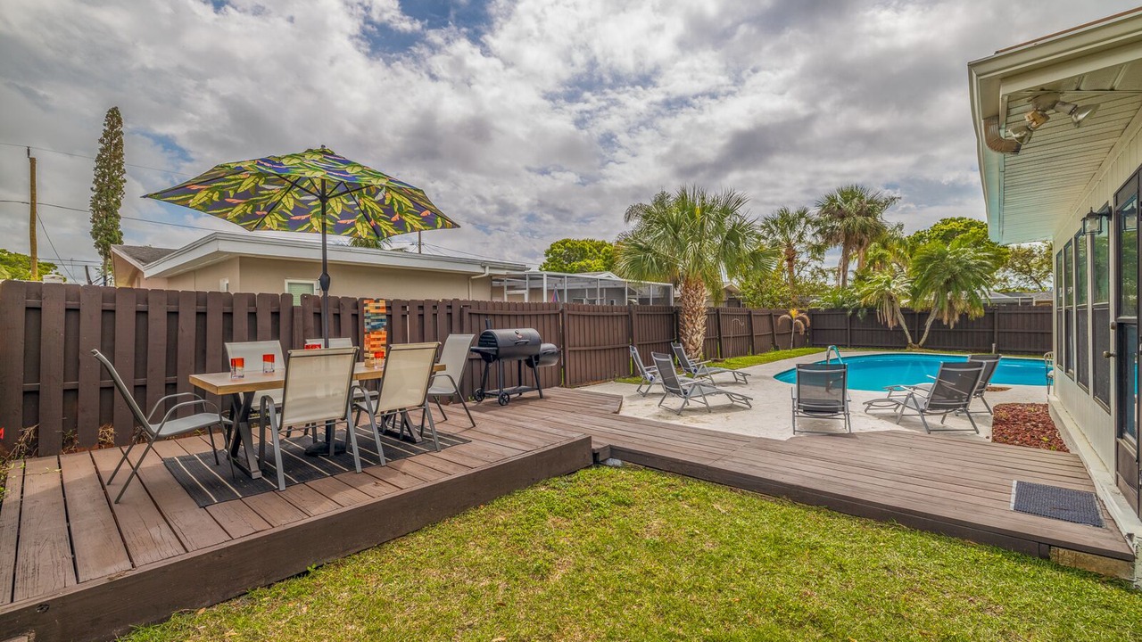 Photo of Outdoor in Harbor Hills