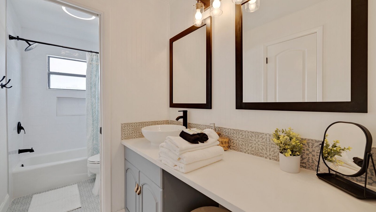 Photo of Bathroom in Harbor Hills