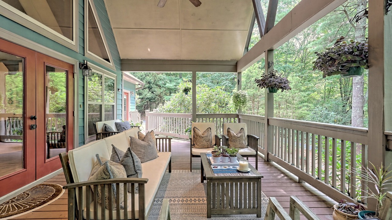 Photo of Patio Balcony in Sky Valley