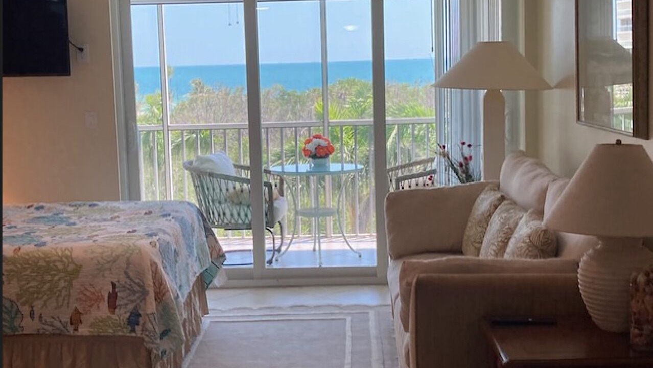 Photo of Bedroom in Vanderbilt Beach